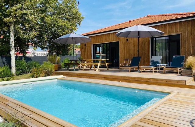 Cabane De Brice à Ares avec piscine