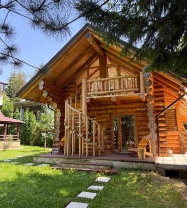 Cabane- Vila Crinul si Teodor Poiana Brasov