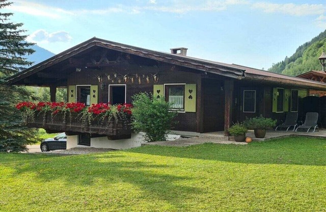Cabaña en Zöblen con piscina