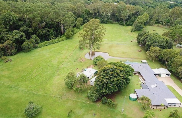 Caboolture 4. Casa de vacaciones de 5 estrellas en la puerta de entrada a la costa del sol en Qld