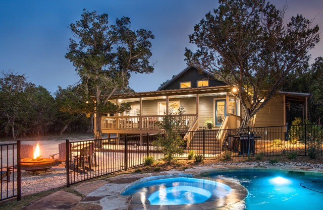Cade Loop Hideaway-3/2 plazas 8 HotTub / Plunge Pool / Private Guadalupe Riverfront