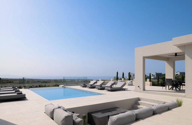 Caelum Villa, a Seaview Escape Fusing Privacy