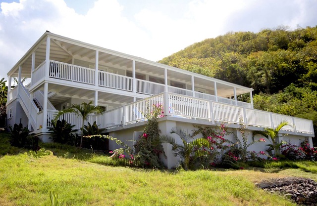 Calabash 4 Bedroom Villa - Stunning Sea Views, Private Pool, Delightful Location