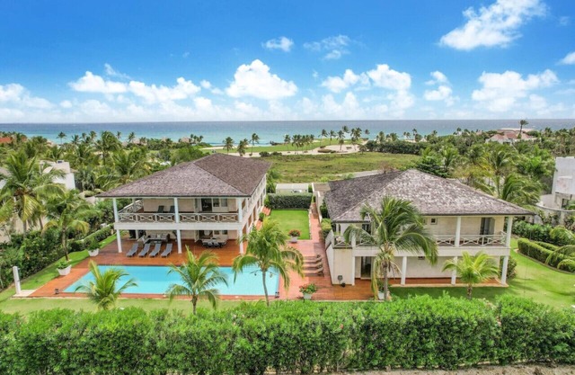 Caleton Estates 52: Elegant golf/ocean view villa w/ big pool, staff & golf cart