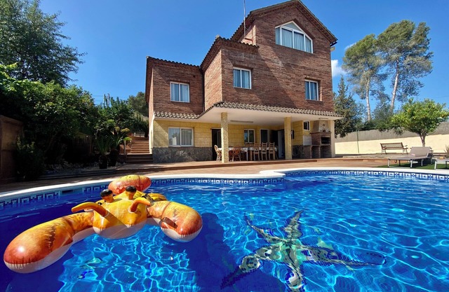 California House in Canyelles by HLCLUB Agency