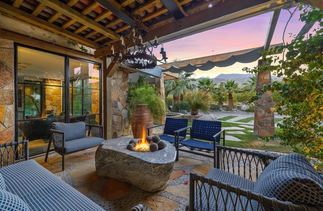 'Calistoga Retreat' 6 BR in the Palm Desert hills!