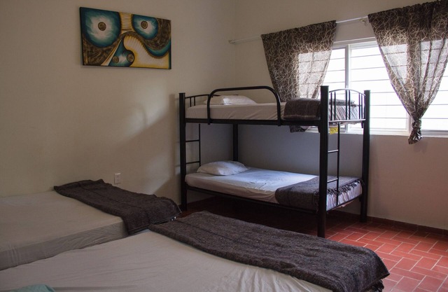 Residencia tranquila 200m Colomos Park / 10min. Centro comercial Andares