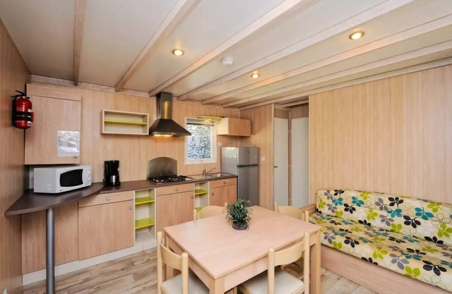 Camping Campo Di Liccia *** - Chalet climatizado de 4 habitaciones para 4/6 personas