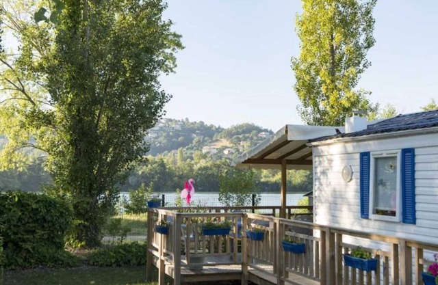 Camping 3 étoiles - Piscine - ccaegb0