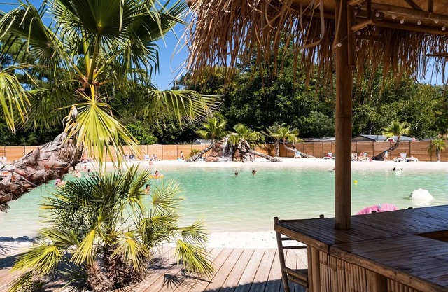 Camping La Clairière**** - Premium 3-room chalet for 4 people, air-conditioned + TV