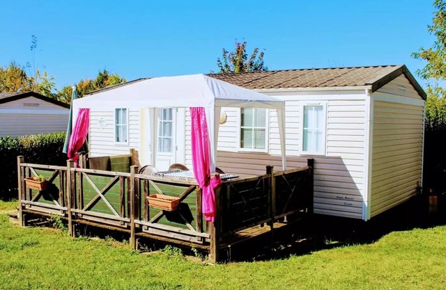 Camping Le Pontis*** - Mobile Home 3 rooms 5 people covered terrace