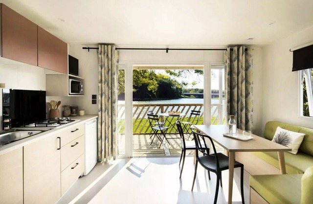 Camping Le Raguenès Plage**** - Mobile home Loggia Bay 3 Rooms 4 People