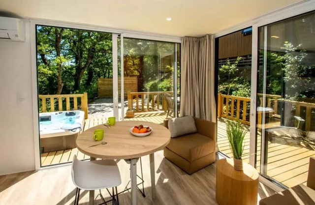 Campsite maeva Breathe Le Luberon **** - Cottage Evasion 2 Rooms 2 People Air-conditioned Private Spa