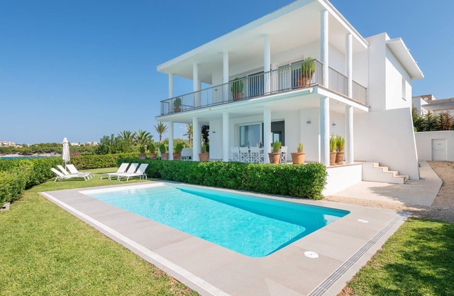 Exclusiva villa Can Marilla: Lujo con vistas al mar en Portocolom