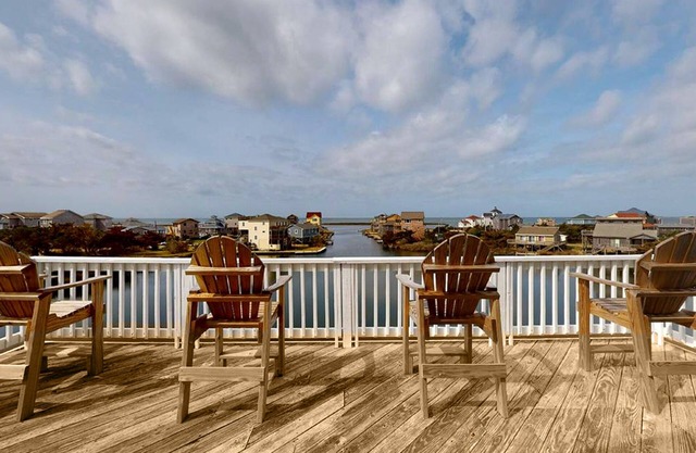 Canalfront, Private Pool, Hot Tub, Sound Views, Boat Dock