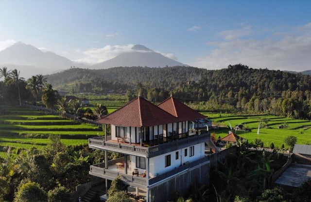 Candra Cottage
