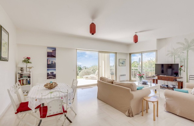 Amplio apartamento 4 / 6p, amplias terrazas, jardín privado, piscina, vistas al mar, tranquilidad
