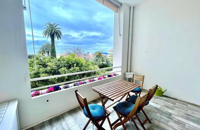 Cannes Le Gallia -2 pièces 40m2, belle terrasse, au calme