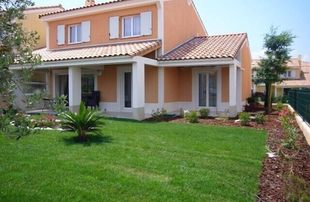 Cannes villa de lujo 4 dormitorios 4 baños WiFi AC Cerca del mar y centro Piscina tranquila y segura