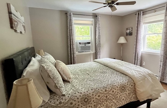 Cape Cod Hideaway: Private Guest Suite with Pool
