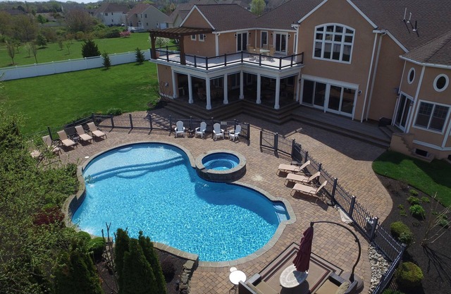 ¡Cocina gourmet, enorme piscina enterrada, sala de juegos, área de juegos, playas de Cape May y más!