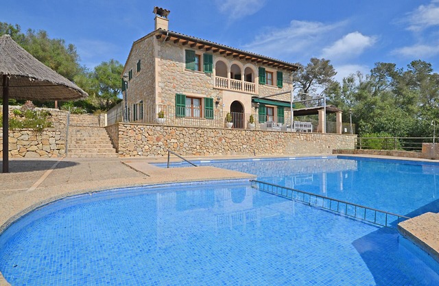 Capellet - preciosa casa de piedra con piscina privada