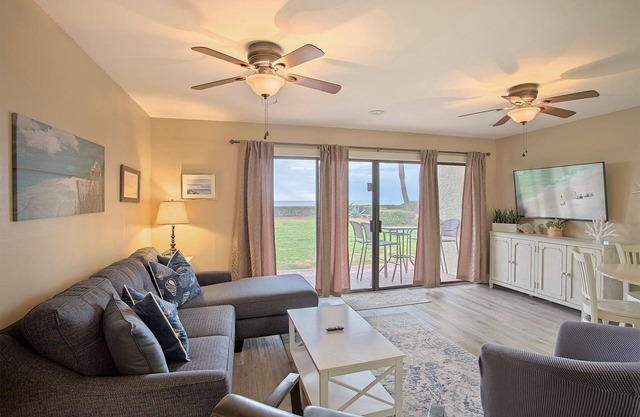 Capistrano 102 - Gulf Front, Se admiten mascotas, Grill / BBQ, Steps To The Beach, 30-A!