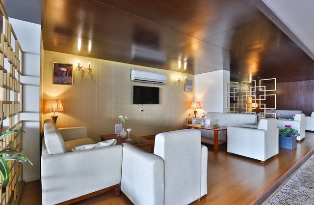 Capital O 338 Asian Hotel