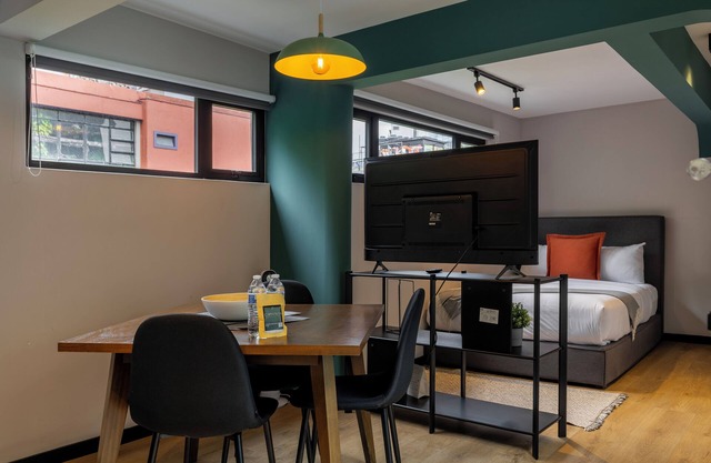 Capitalia | City Chic Living
