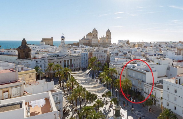 Capitan Veneno ETERNO Y REBELDE by Cadiz4Rentals