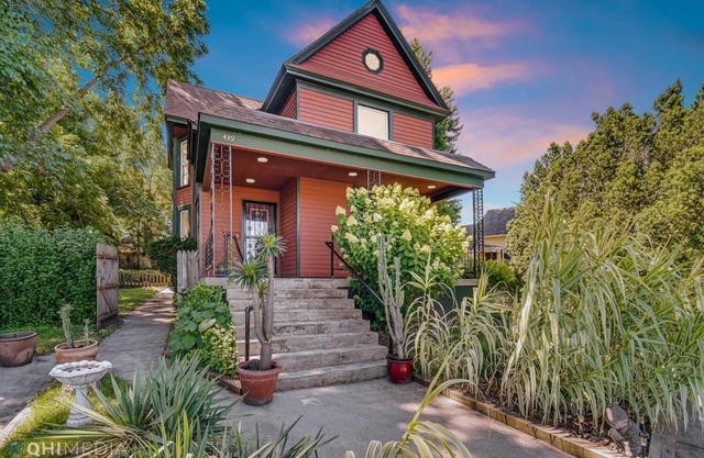 Captain's House/ Large & FUN Family Home 5 minutes to the Beach