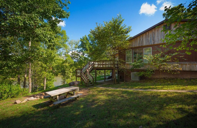 Captain's Lodge, 15 acres con 250 metros de propiedad privada frente al río Shenandoah