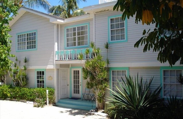Captiva - Pool Home - Pasos a la playa y la bahía. Tercera propiedad de la playa.