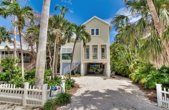 Captiva Sun & Moon Pool House - Lado de la playa del Captiva Village Center