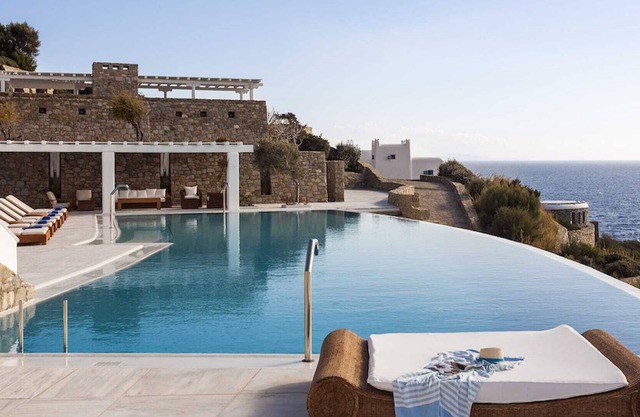 Captivating Deluxe Villa with Breathtaking Infinity Pool View