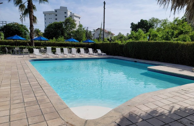 Caribbean Apartment -- 3min from the beach!