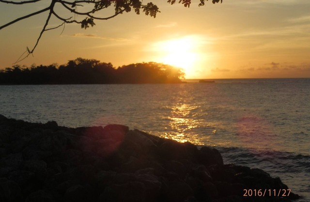 Caribbean Beach Paradise / Jamaica por el mar