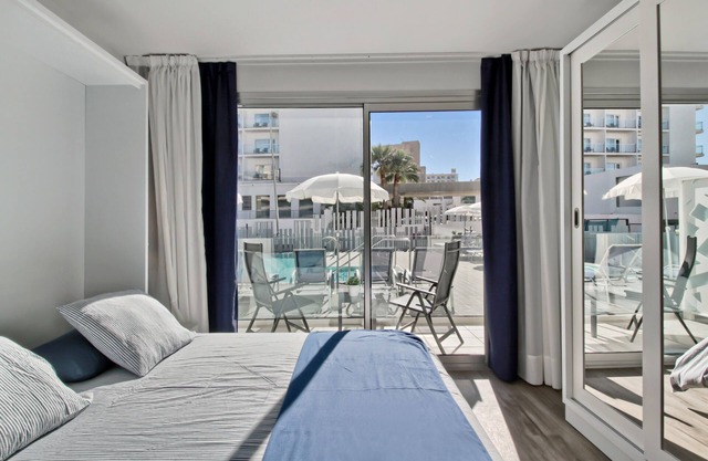 Carihuela Suites