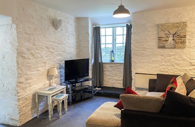 Carpenters Cottage - CV17