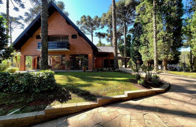 Casa Allegro 3dorm prox Lago Negro by AcheiGramado