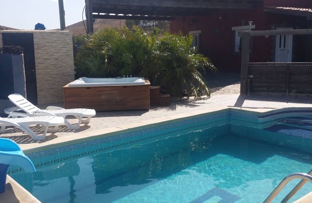 Casa Ary - Villa con piscina privada, BBQ, WiFi gratis ideal familias