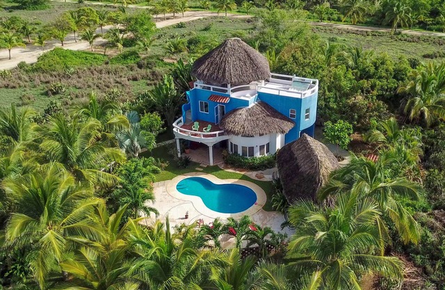 Casa Bibi, A.c, Starlink, fully equipped kitchen, Hot water, swimming pool