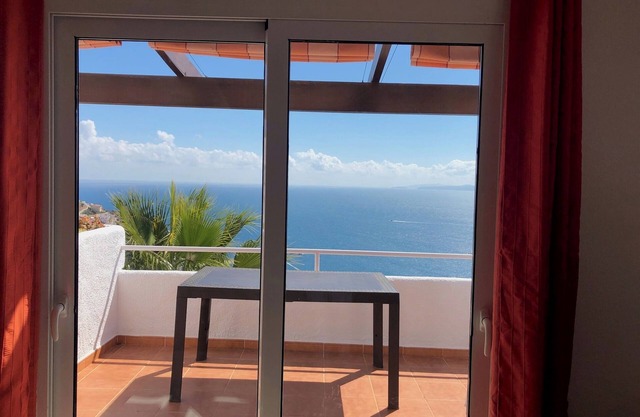 "Casa con Vistas al Mar y Piscina 18" con vistas al mar, piscina compartida, balcón y terraza