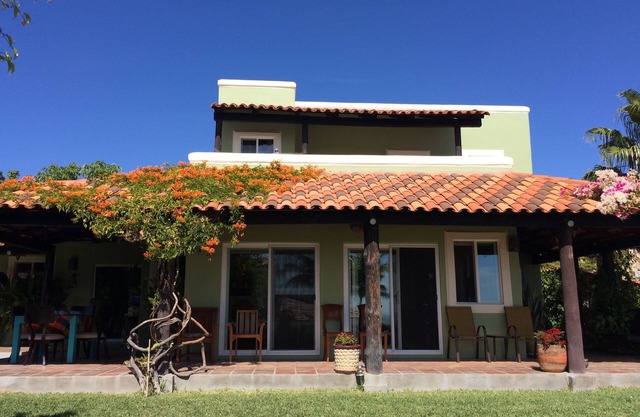Casa de codificador cerca de la playa de la cremallera