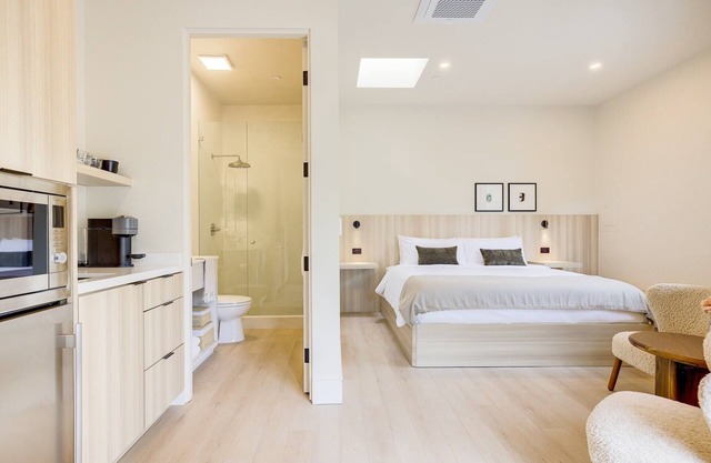 Casa De La Vina Unit 10 - Boutique Suites