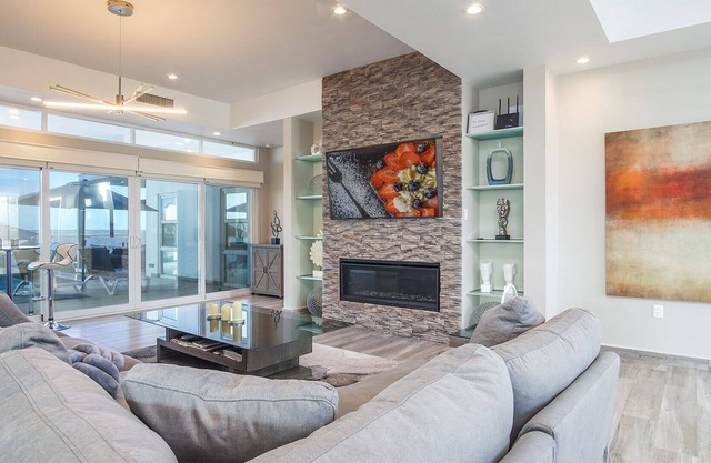 Casa de Sonrisa - Splendid Laguna Shores Home