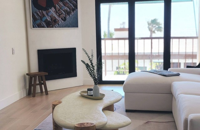 Casa Del Sol Malibu monthly luxurious condo rental in the heart of Malibu.