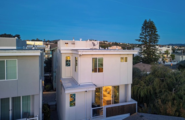 Casa do Sol by AvantStay | Rooftop Deck w/ Ocean Views | 2 blocks to Beach!