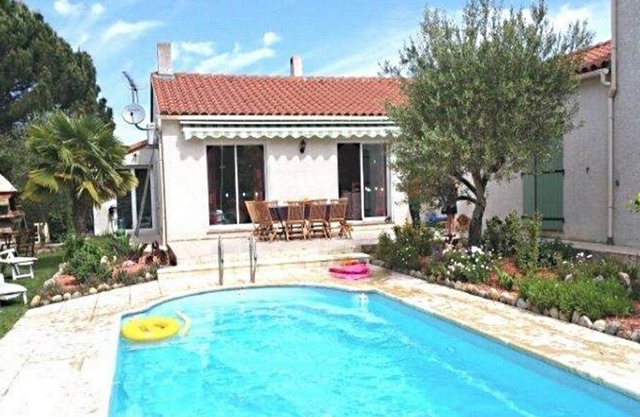 CASA ELLIOT, a 11 km de las playas, moderna villa de 6 dormitorios, piscina