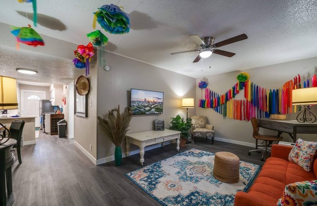 Casa Feliz - Festive SoCo apt1/1